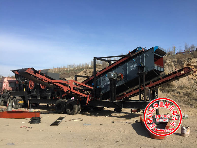 廣西移動(dòng)顎式破碎機(jī)現(xiàn)場(chǎng)